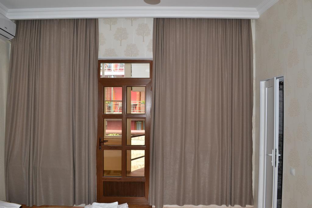 Guest House Rafael Tbilisi Eksteriør billede