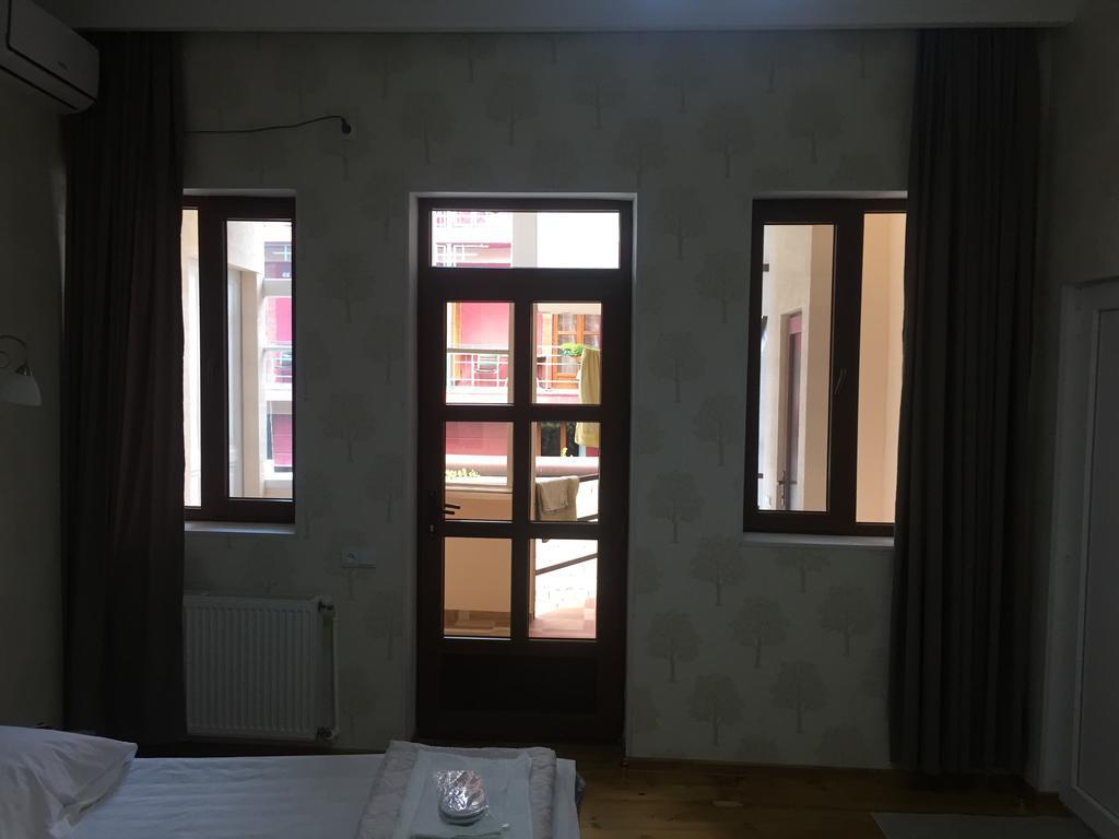Guest House Rafael Tbilisi Eksteriør billede